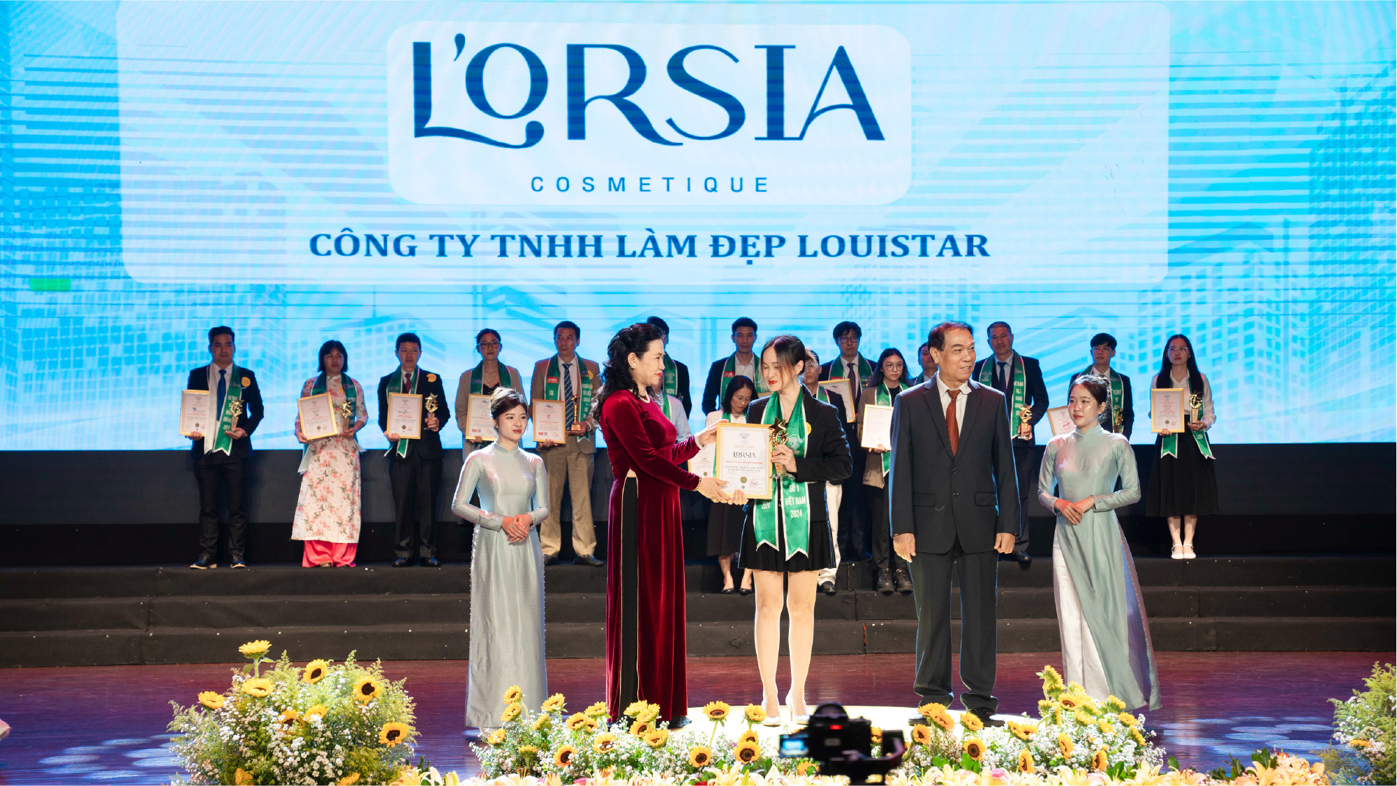 lorsia-nhan-giai-thuong-san-pham-dich-vu-tot-nhat-vi-nguoi-tieu-dung-2024